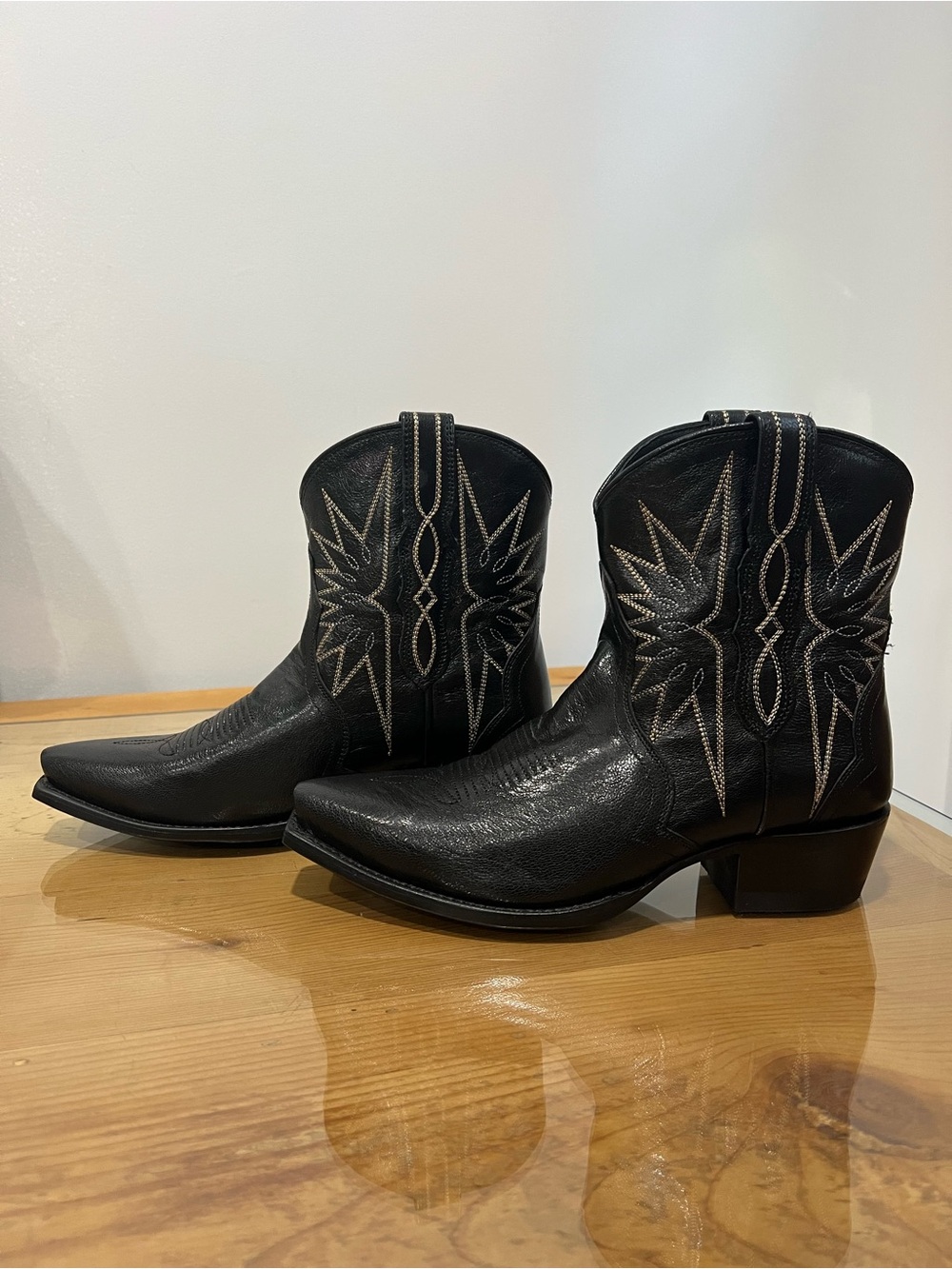 Tecovas The Lynn Midnight Black Embroidered Western Ankle Boots size 7.5